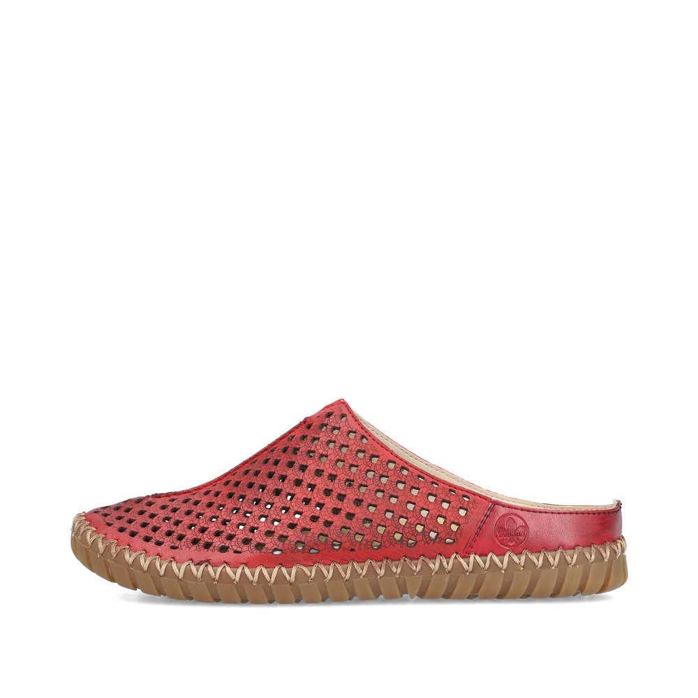 Red Rieker women´s clogs M2885-35 in perforated look as well as grippy sole. Outside of the shoe.