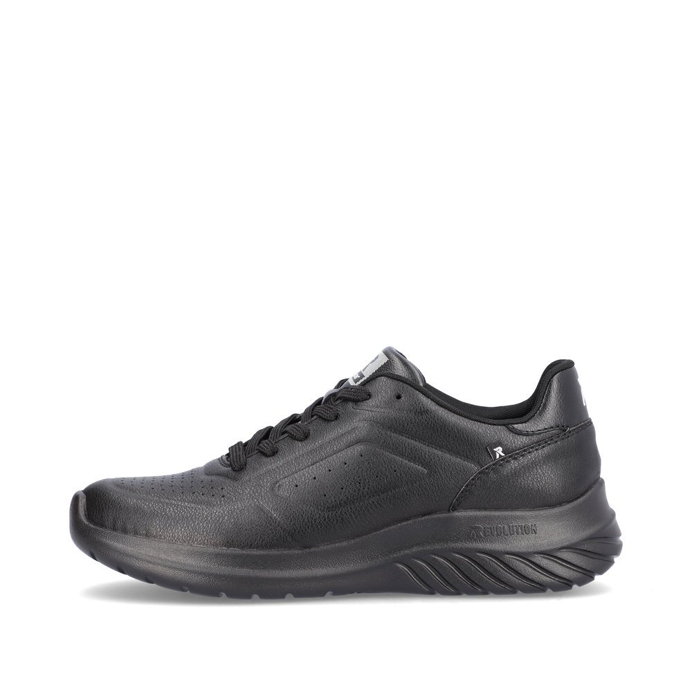 Black Rieker men´s low-top sneakers U0501-00 with an ultra light and flexible sole. Outside of the shoe.
