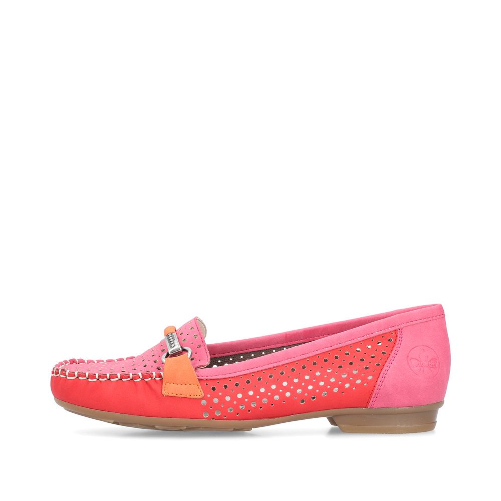 Red Rieker women´s loafers 40065-33 in perforated look as well as slim fit E 1/2. Outside of the shoe.