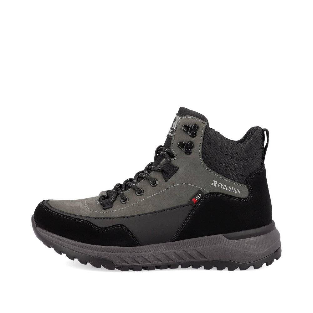 Black Rieker EVOLUTION men´s boots U0169-42 with grippy Fiber-Grip sole. The outside of the shoe