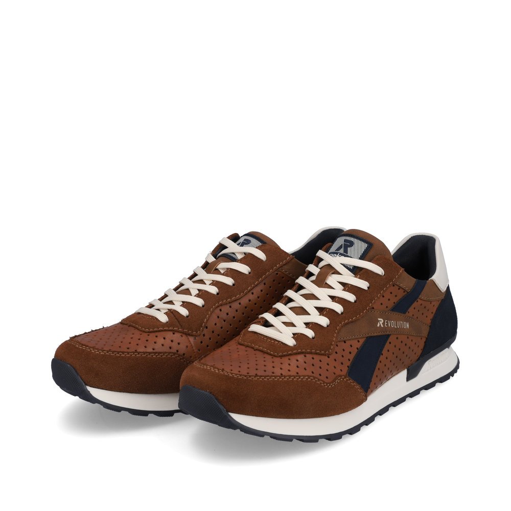 Brown Rieker men´s low-top sneakers U0302-24 with a light and grippy sole. Shoes laterally.