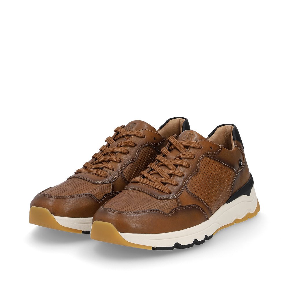 Brown Rieker men´s low-top sneakers U0900-24 with a flexible and super light sole. Shoes laterally.