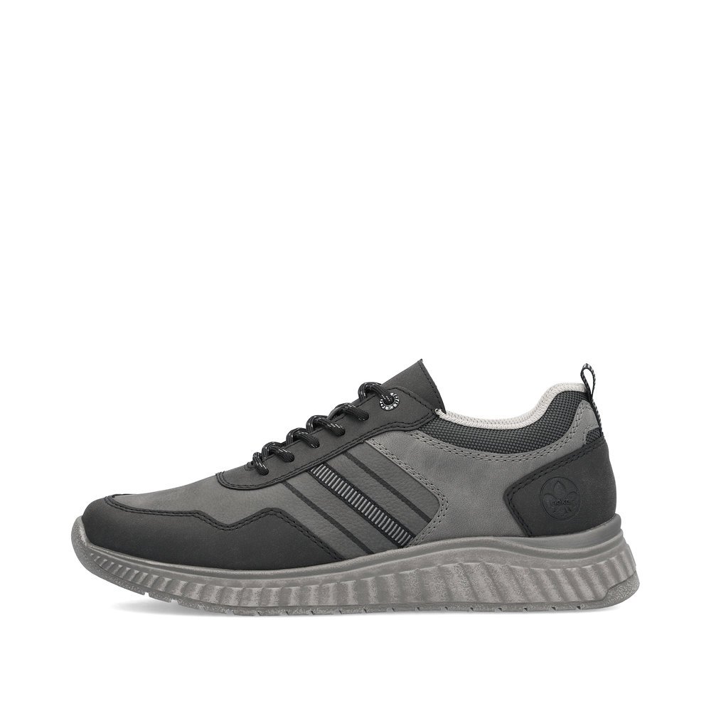 Grey Rieker men´s low-top sneakers B0604-45 with lacing. Outside of the shoe.