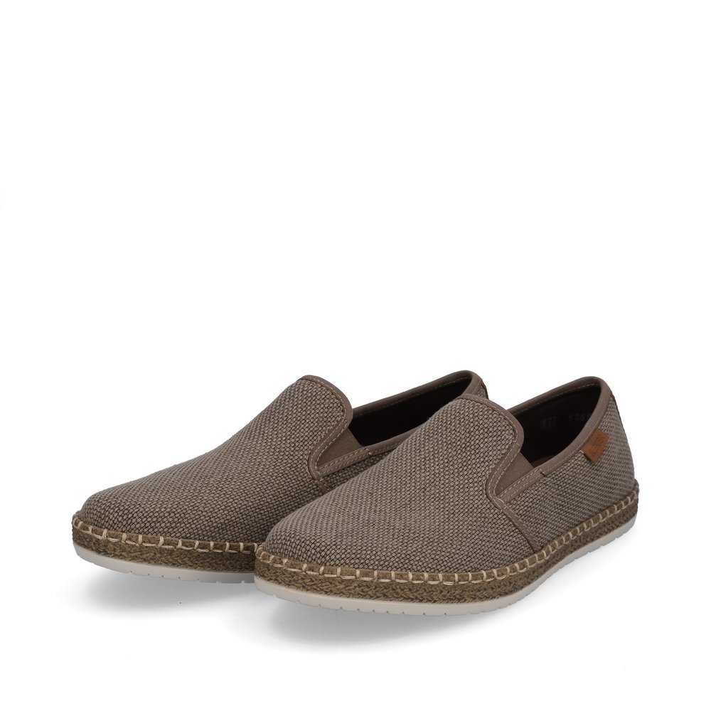Hazel Rieker men´s slippers B5265-64 with elastic insert as well as taupe stitching. Shoes laterally.