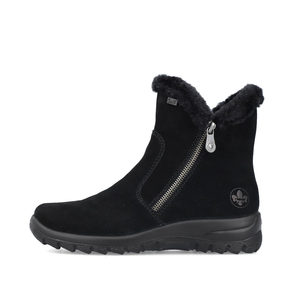 Jet black Rieker women´s ankle boots L7162-00 with zipper as well as light sole. The outside of the shoe