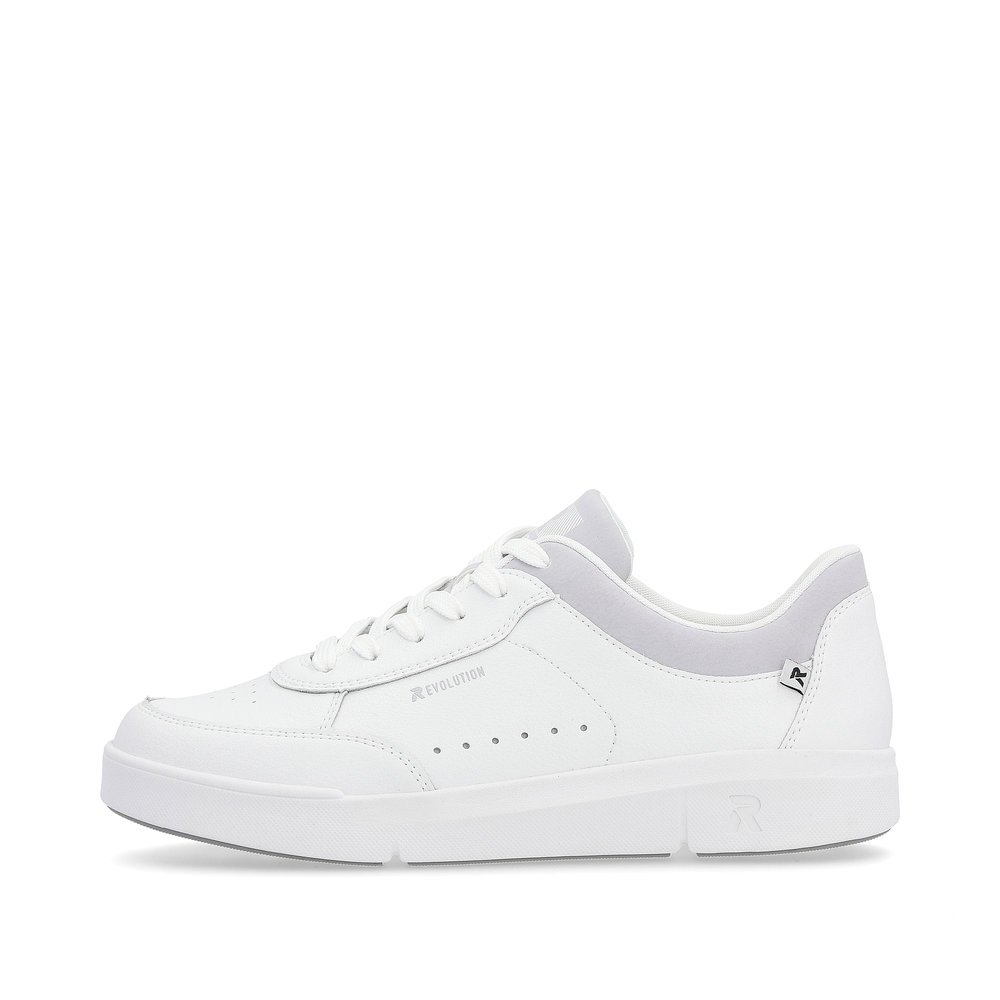 White Rieker women´s low-top sneakers 41910-81 with a super light sole. Outside of the shoe.
