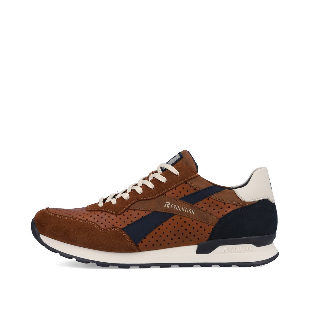 Brown Rieker men´s low-top sneakers U0302-24 with a light and grippy sole. Outside of the shoe.
