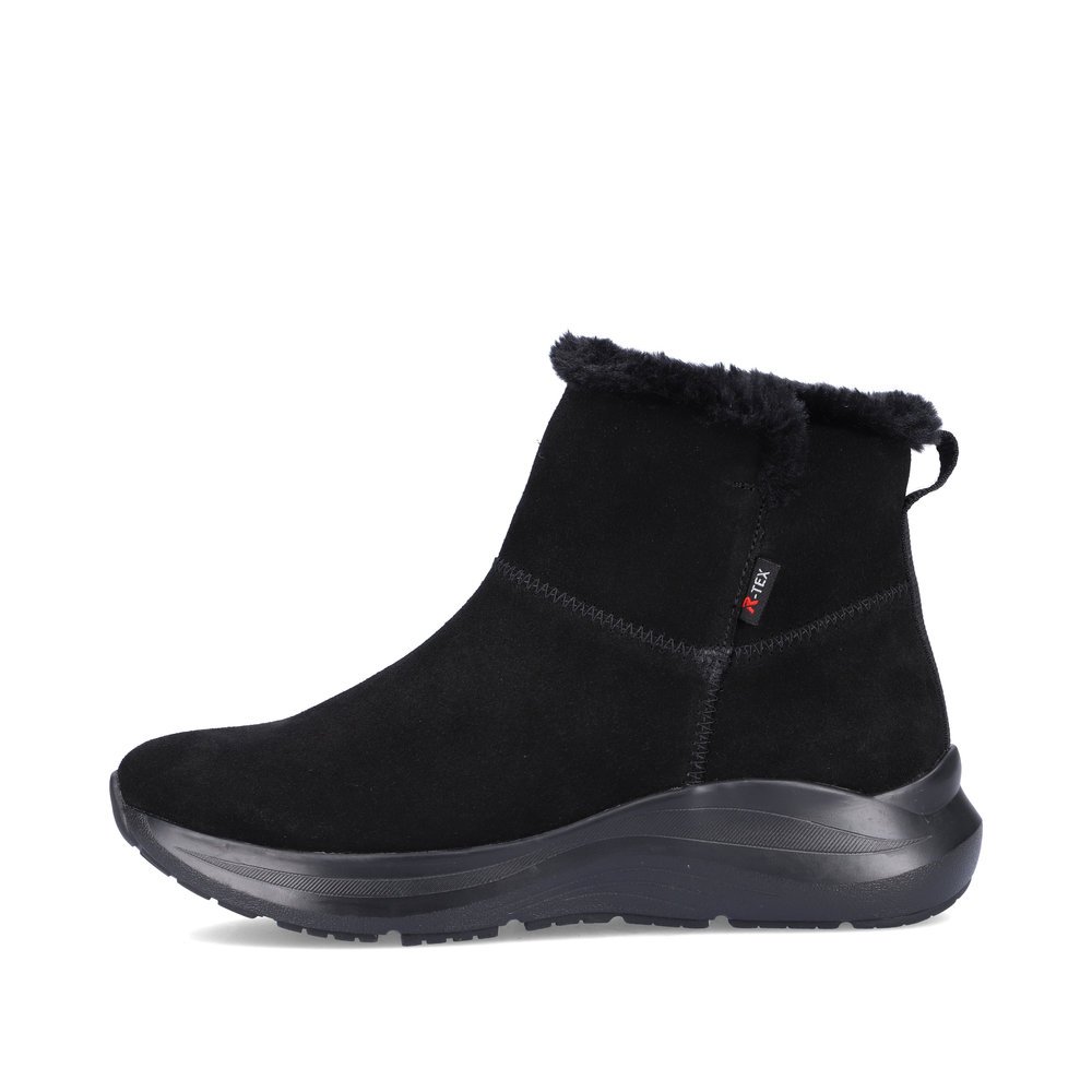 Black Rieker EVOLUTION women´s boots 42170-00 with super light and flexible sole. The outside of the shoe