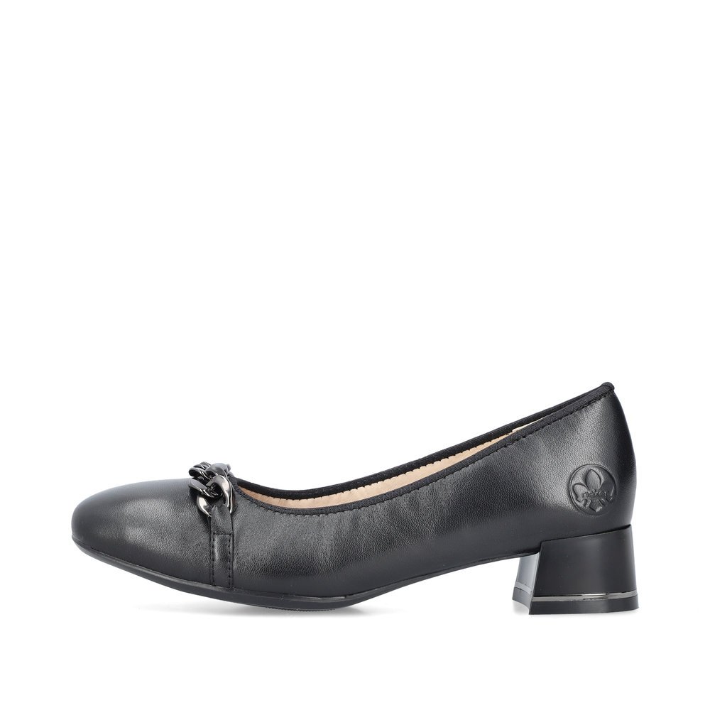 Night black Rieker women´s pumps 45069-00 with profile sole with block heel. The outside of the shoe