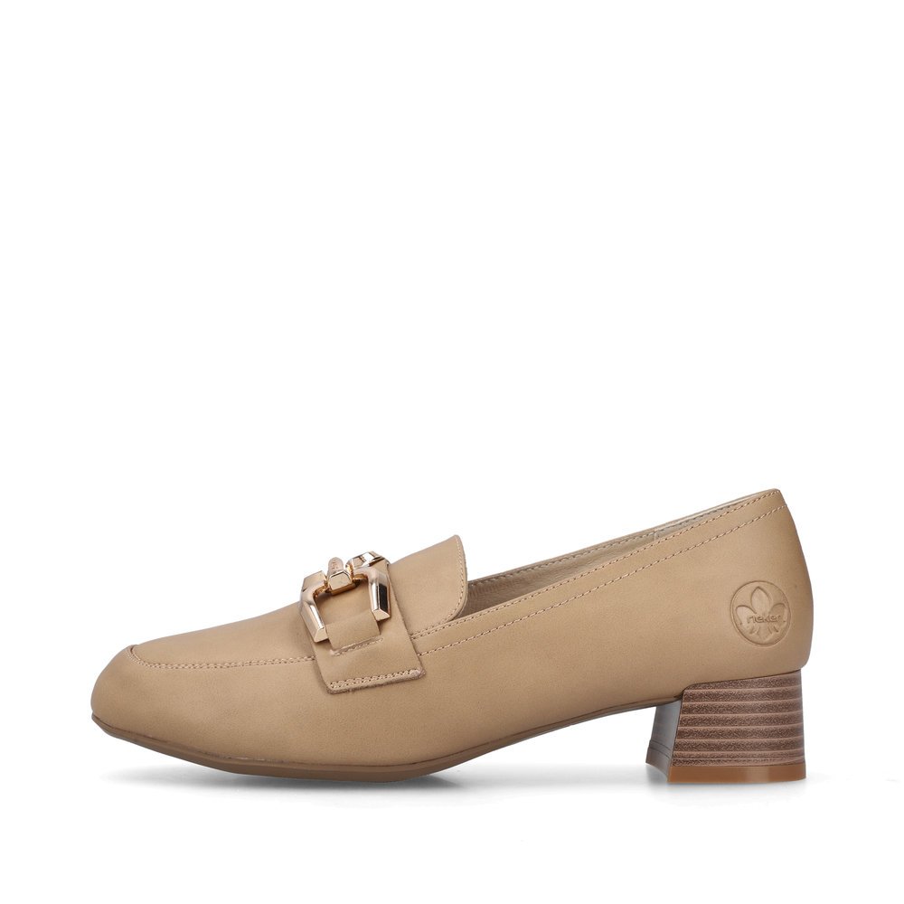 Champagne-colored Rieker women´s loafers 45052-62 with golden accessory. Outside of the shoe.