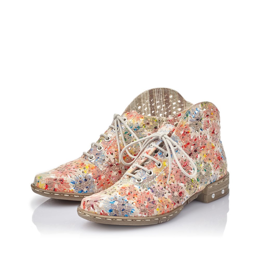 Rieker chaussures à lacets multicolores pour femmes M1835-90. Chaussures inclinée sur le côté.