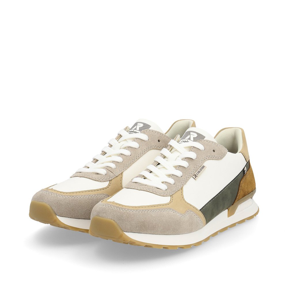 Beige Rieker men´s low-top sneakers U0307-80 with a light sole. Shoes laterally.