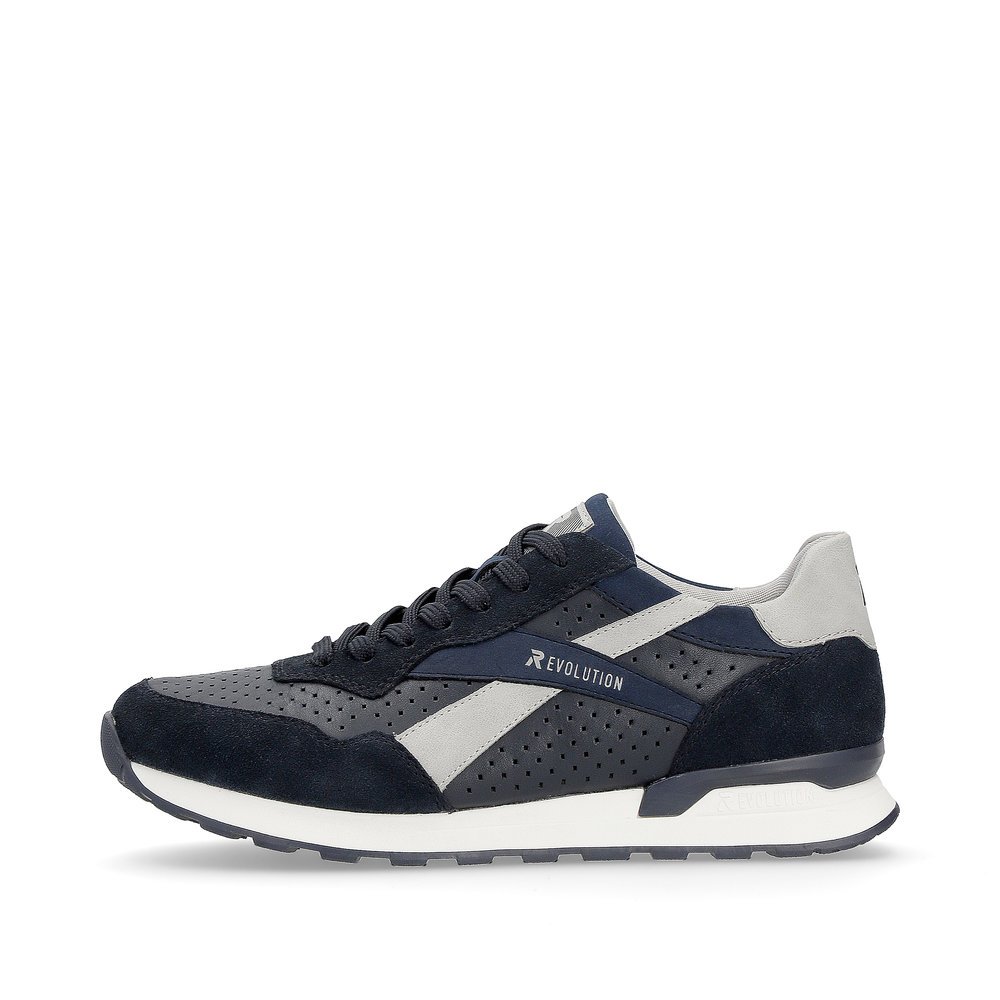 Blue Rieker men´s low-top sneakers U0302-15 with a light and grippy sole. Outside of the shoe.