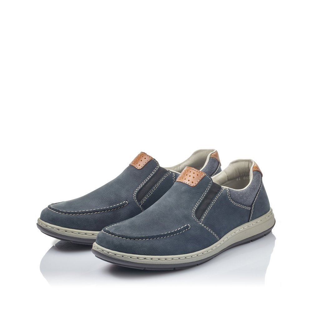 Blue Rieker men´s slippers 17360-15 with an elastic insert as well as extra width H. Shoes laterally.