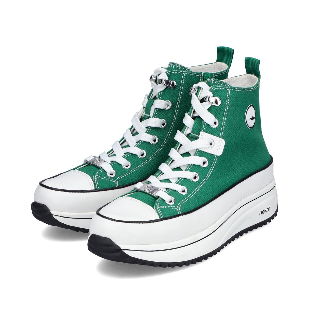 Green Rieker women´s high-top sneakers 90010-52 with a durable platform sole. Shoes laterally.
