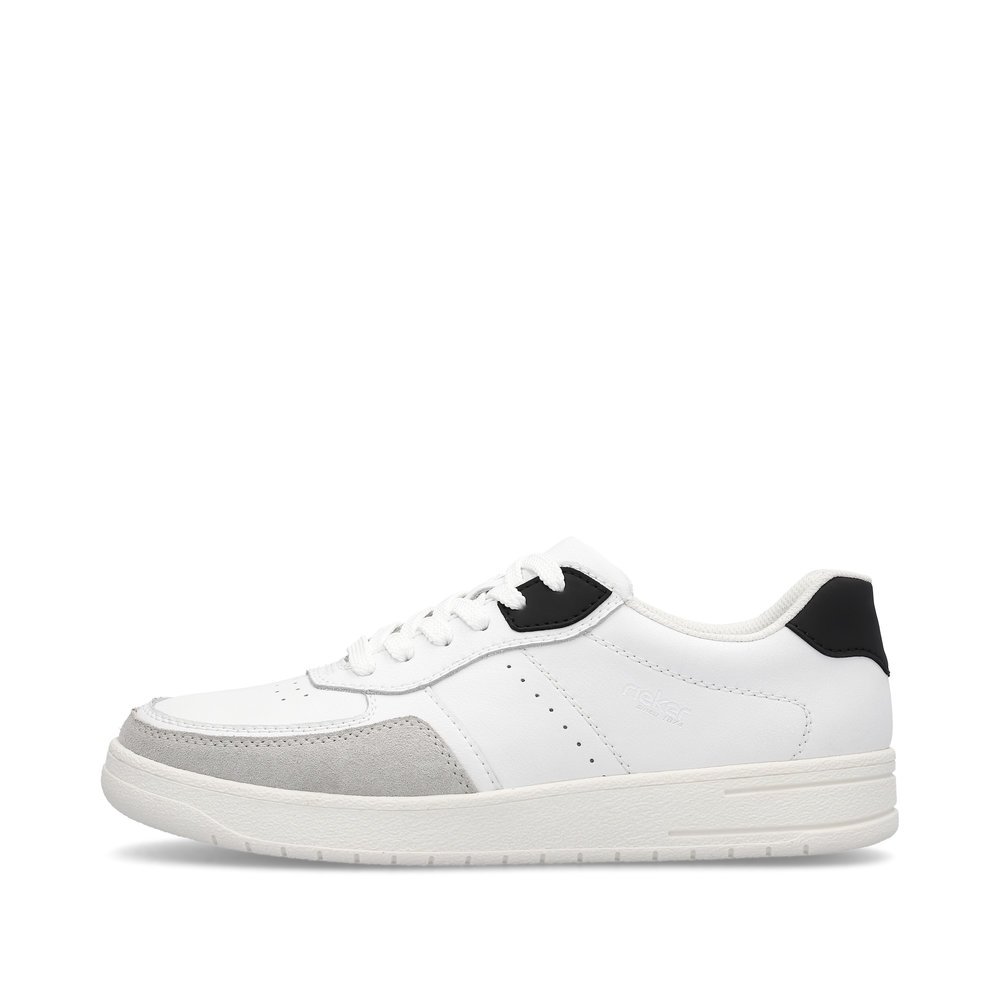 White Rieker men´s low-top sneakers B7806-80 with a TR sole with light EVA inlet. Outside of the shoe.