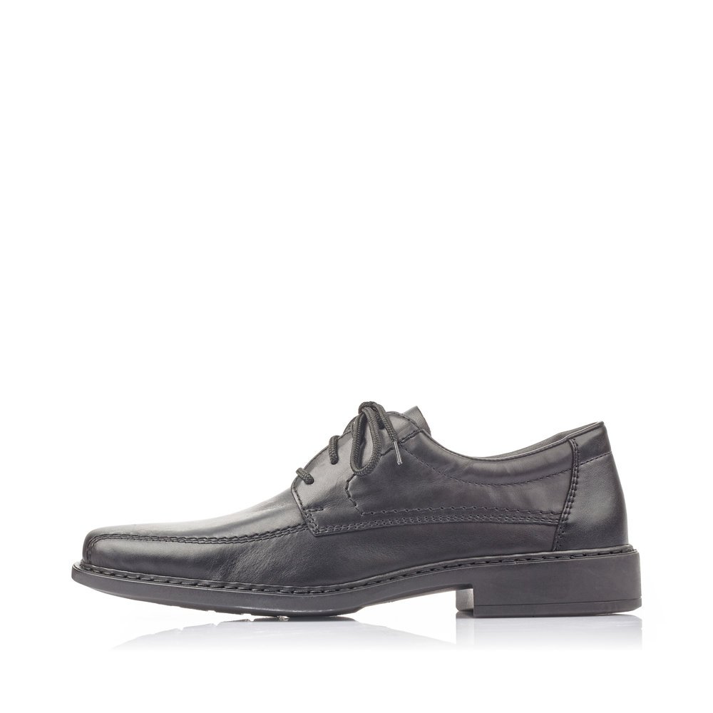 Black Rieker men´s lace-up shoes B0812-00 with the extra width H. Outside of the shoe.