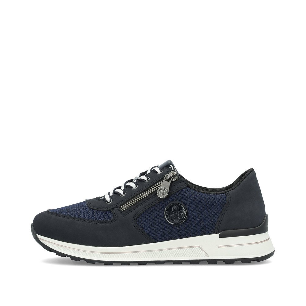Blue Rieker women´s low-top sneakers N1411-14 with zipper as well as embossed logo. Outside of the shoe.