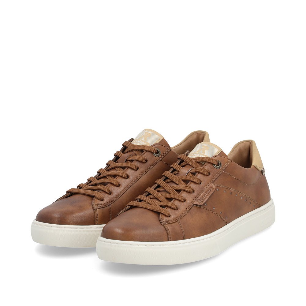 Brown Rieker men´s low-top sneakers U0704-24 with a TR sole with soft EVA inlet. Shoes laterally.