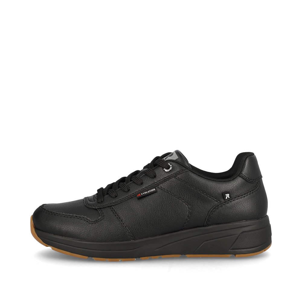 Black Rieker EVOLUTION men´s sneakers 07004-00 with super light and flexible sole. The outside of the shoe