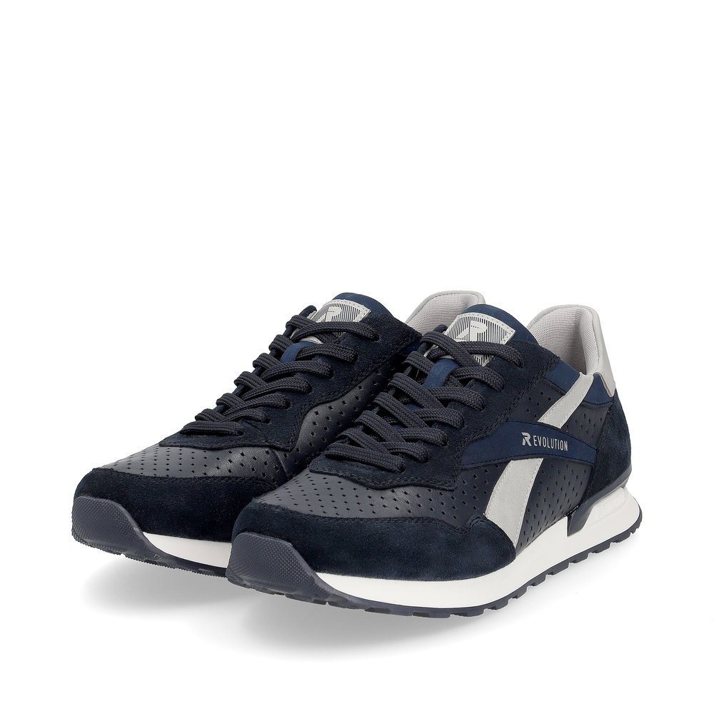 Blue Rieker men´s low-top sneakers U0302-15 with a light and grippy sole. Shoes laterally.