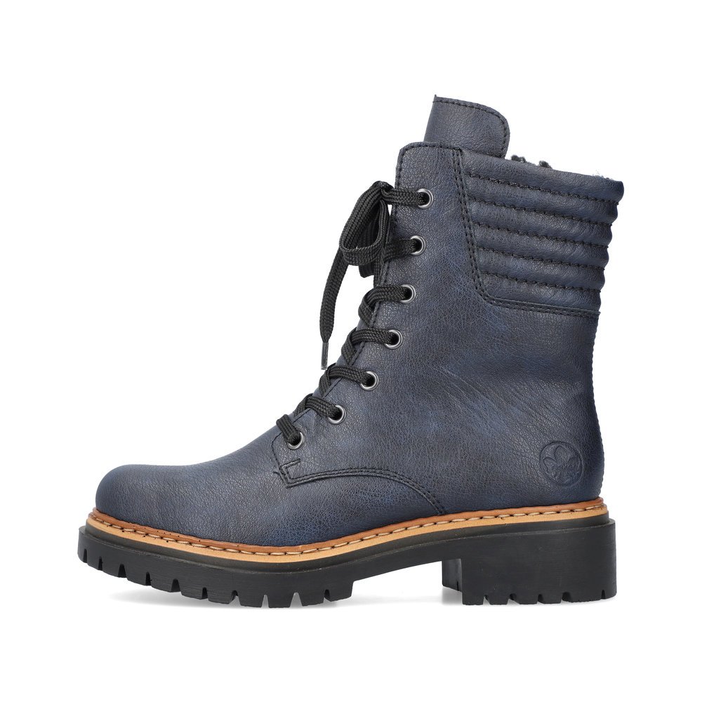 Pacific blue Rieker women´s biker boots 72600-14 with light and shock-absorbing sole. The outside of the shoe