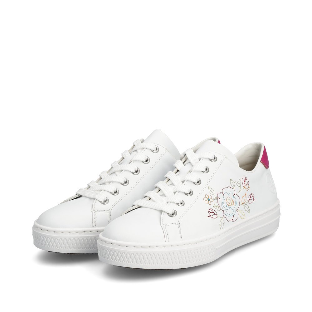 Crystal white Rieker women´s low-top sneakers L5901-80 with lacing. Shoes laterally.