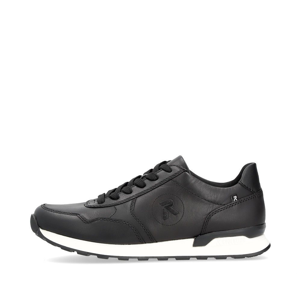 Black Rieker men´s low-top sneakers U0304-01 with a light and grippy sole. Outside of the shoe.