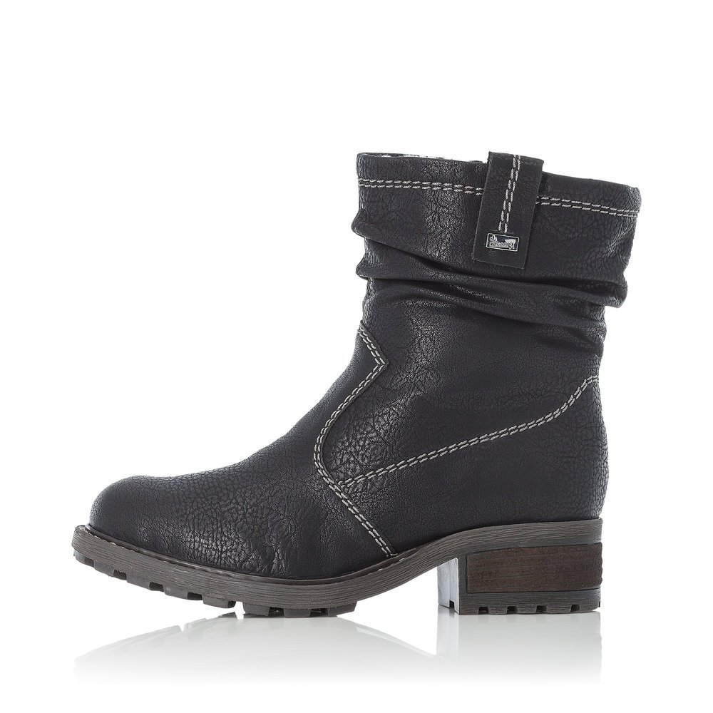 Jet black Rieker women´s ankle boots Y0463-00 with zipper as well as profile sole. The outside of the shoe