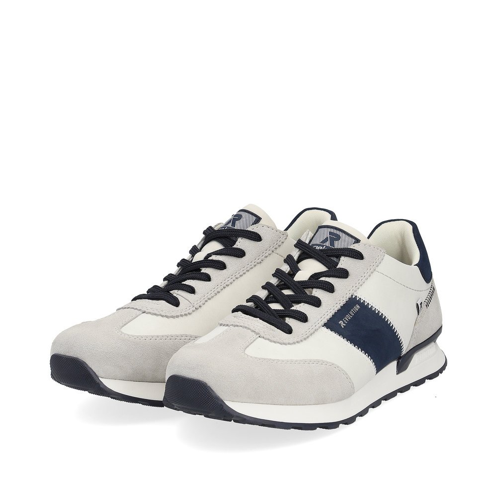 Grey Rieker men´s low-top sneakers U0306-80 with a grippy and light sole. Shoes laterally.