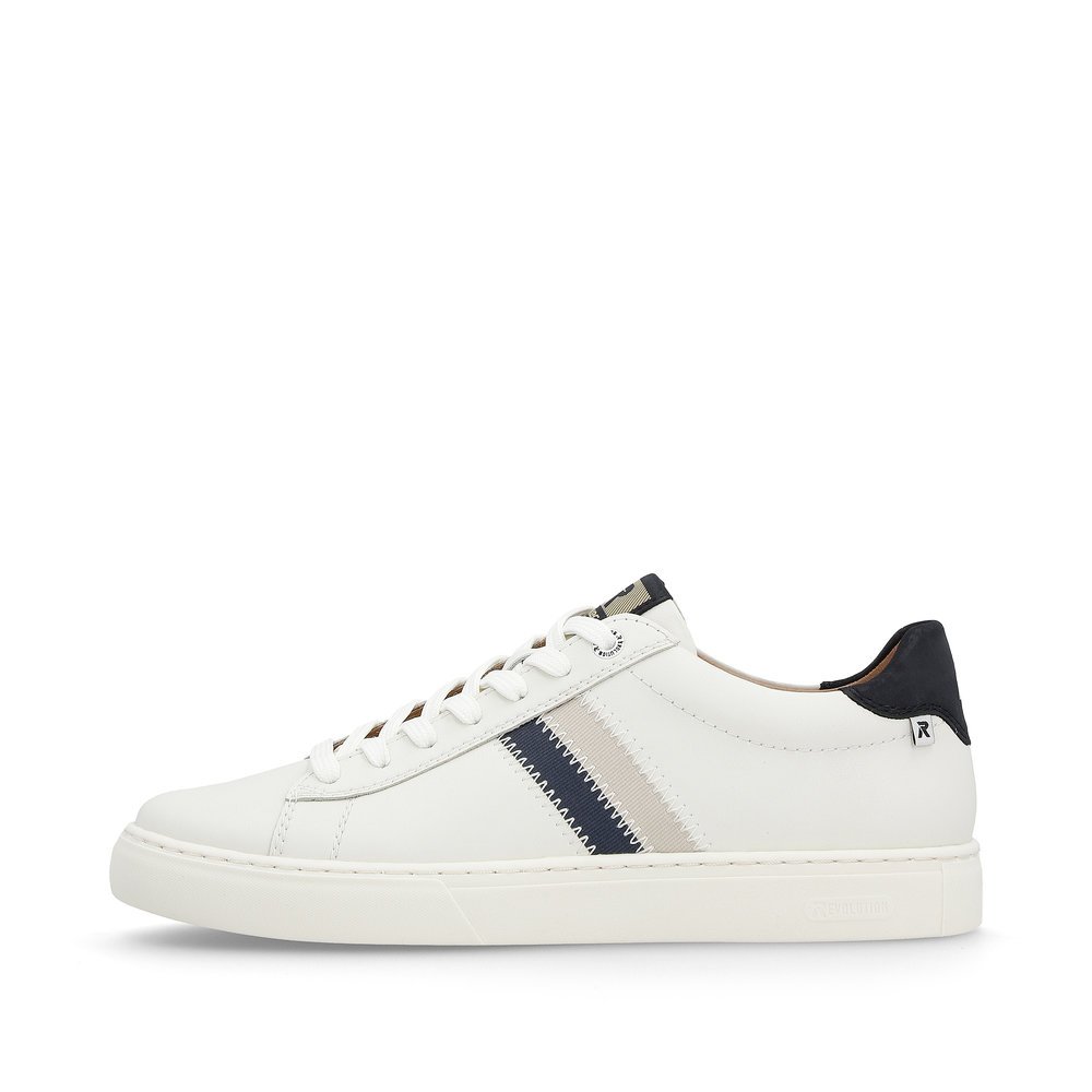 White Rieker men´s low-top sneakers U0705-80 with a TR sole with light EVA inlet. Outside of the shoe.