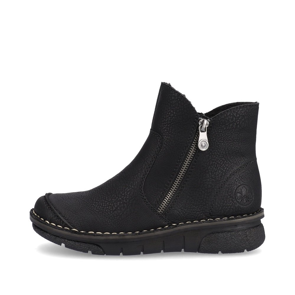 Asphalt black Rieker women´s ankle boots 73357-00 with robust profile sole. The outside of the shoe