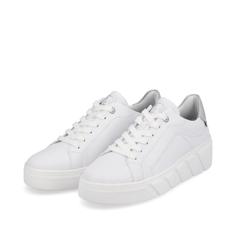 White Rieker women´s low-top sneakers W0501-80 with an ultra light sole. Shoes laterally.