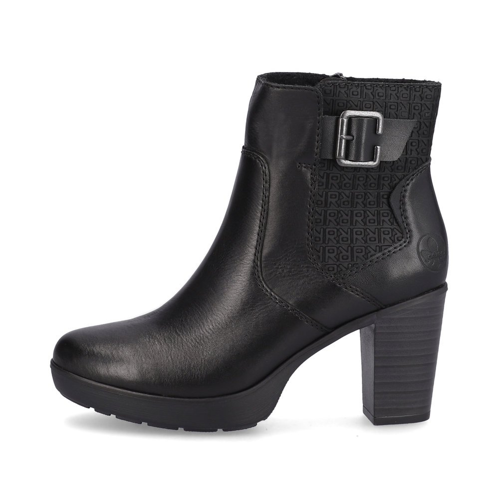 Jet black Rieker women´s ankle boots Y2252-00 with profile sole with block heel. The outside of the shoe