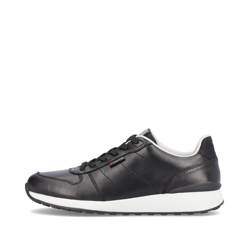 Black Rieker EVOLUTION men´s sneakers 07605-00 with flexible and super light sole. The outside of the shoe