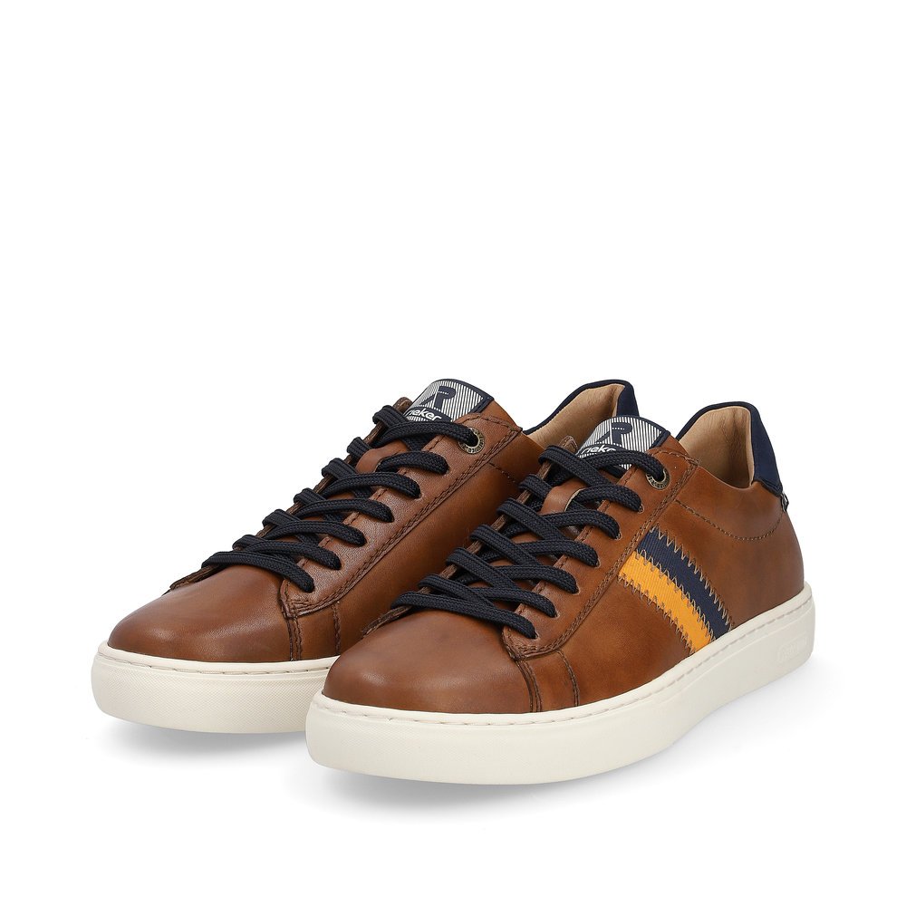Brown Rieker men´s low-top sneakers U0705-24 with a TR sole with soft EVA inlet. Shoes laterally.