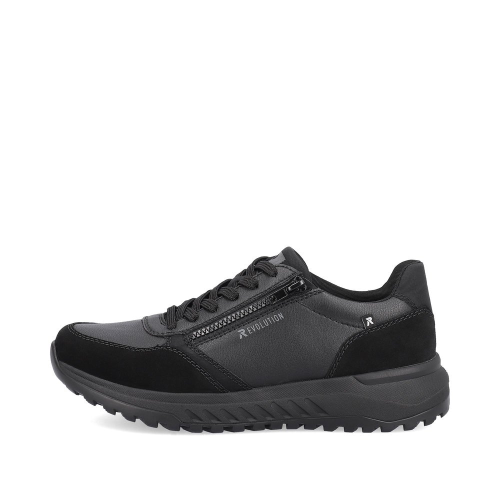 Black Rieker EVOLUTION men´s sneakers U0101-00 with super light and flexible sole. The outside of the shoe