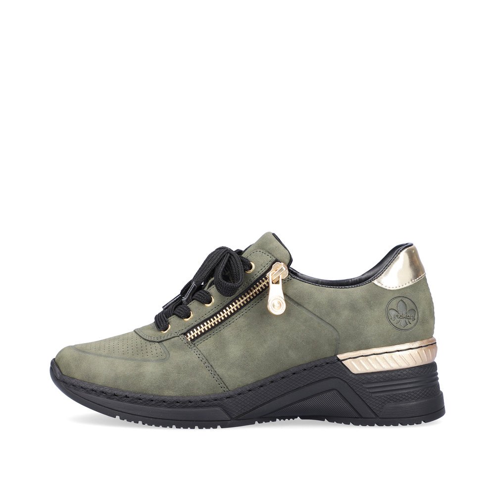 Green Rieker women´s sneakers N4305-54 with light and shock-absorbing platform sole. The outside of the shoe