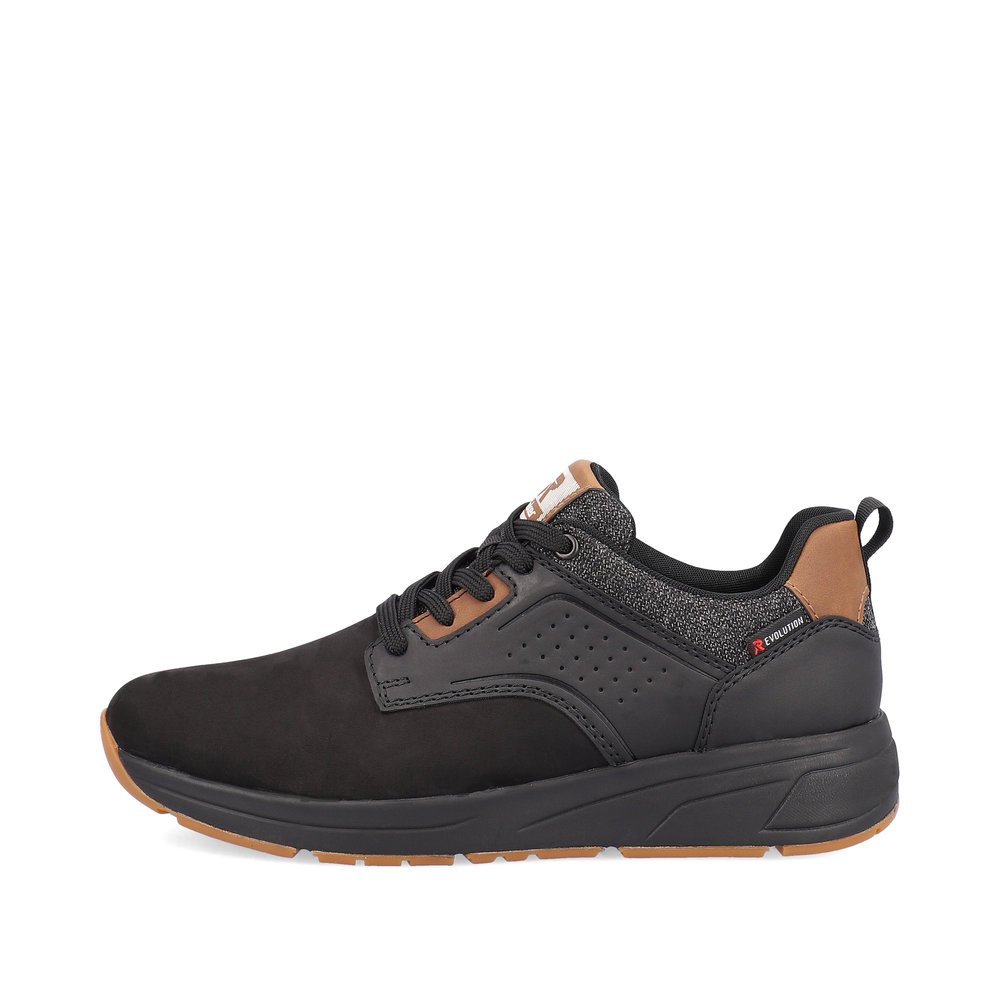Black Rieker EVOLUTION men´s sneakers 07005-00 with lacing as well as flexible sole. The outside of the shoe