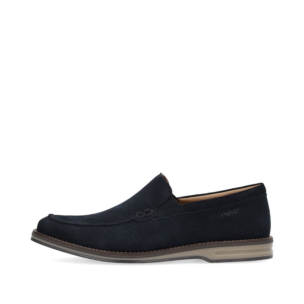 Navy blue Rieker men´s slippers 12551-14 with an elastic insert. Outside of the shoe.