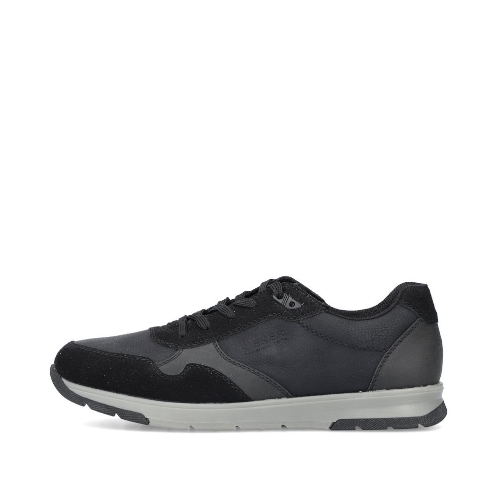 Asphalt black Rieker men´s sneakers B2002-00 with a lacing as well as profile sole. The outside of the shoe