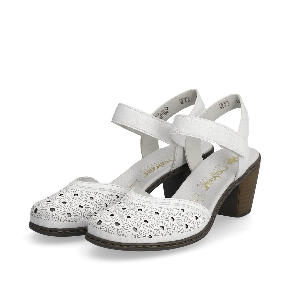 Rieker sandalettes à lanières blanches pour femmes 40991-80. Chaussures inclinée sur le côté.