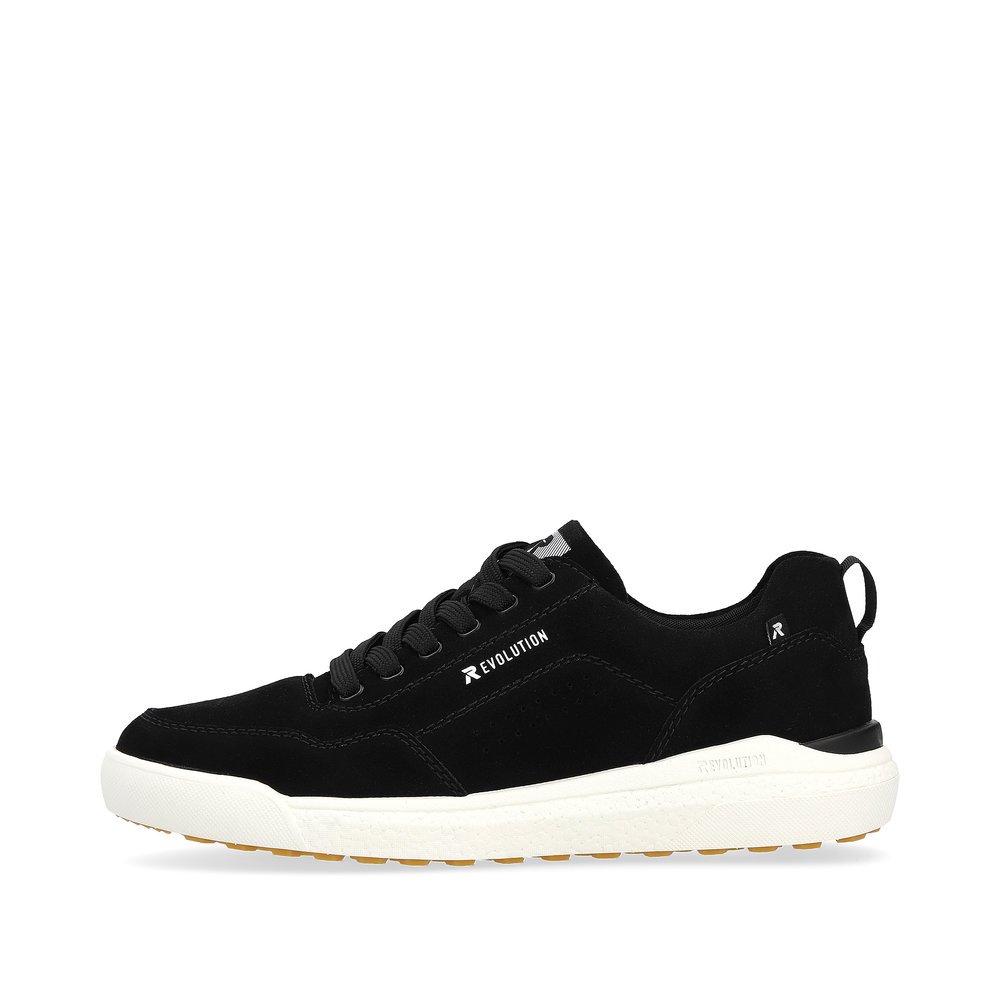Black Rieker men´s low-top sneakers U1101-00 with a super light and flexible sole. Outside of the shoe.