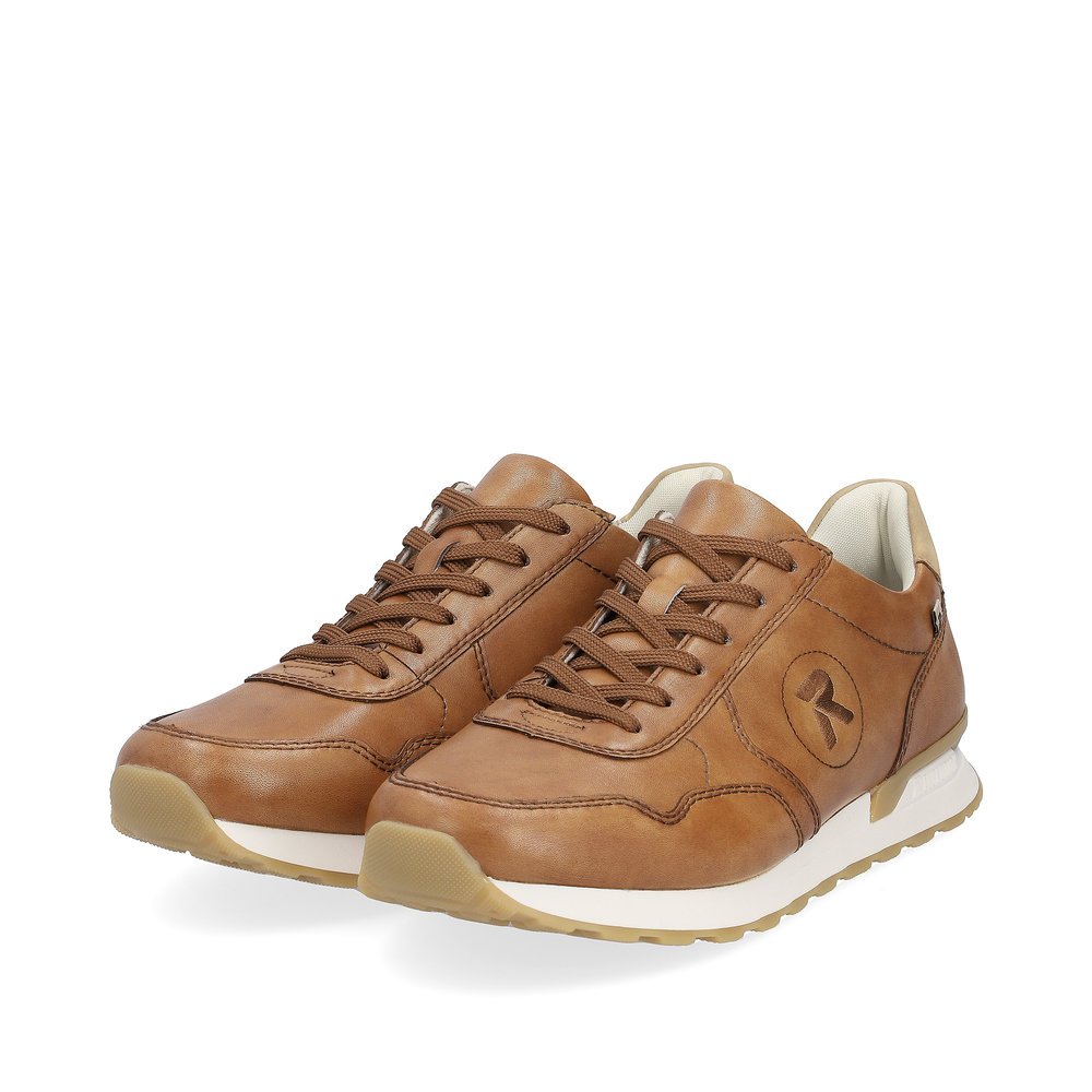 Brown Rieker men´s low-top sneakers U0304-25 with a light sole. Shoes laterally.
