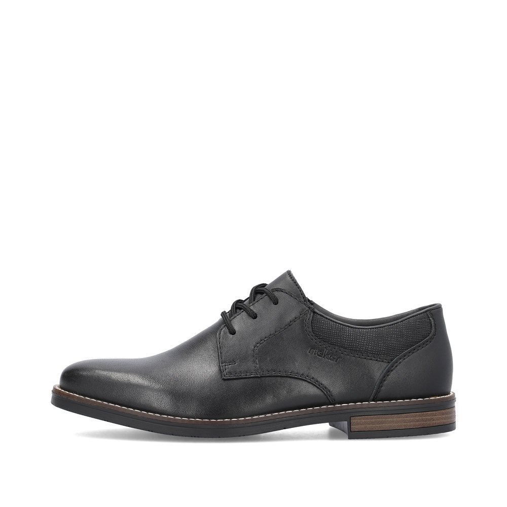 Black Rieker men´s lace-up shoes 13510-00 with the comfort width G 1/2. Outside of the shoe.