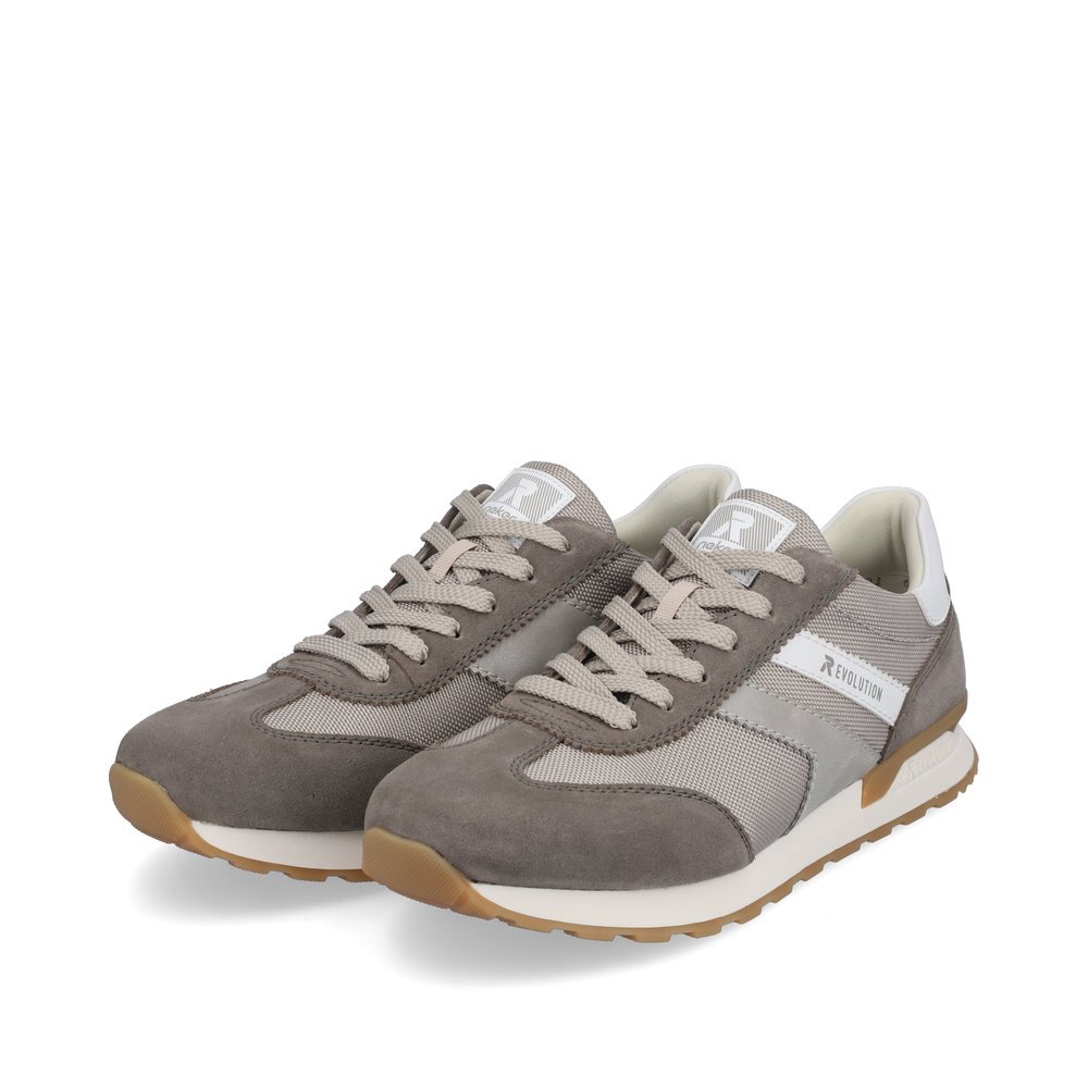Grey Rieker men´s low-top sneakers U0301-60 with a light and grippy sole. Shoes laterally.