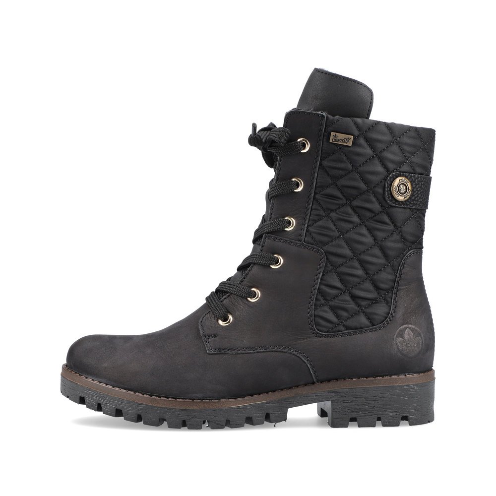 Jet black Rieker women´s biker boots 78523-01 with robust profile sole. The outside of the shoe
