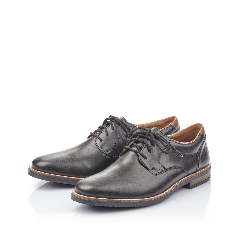Black Rieker men´s lace-up shoes 13500-00 with the comfort width G 1/2. Shoes laterally.
