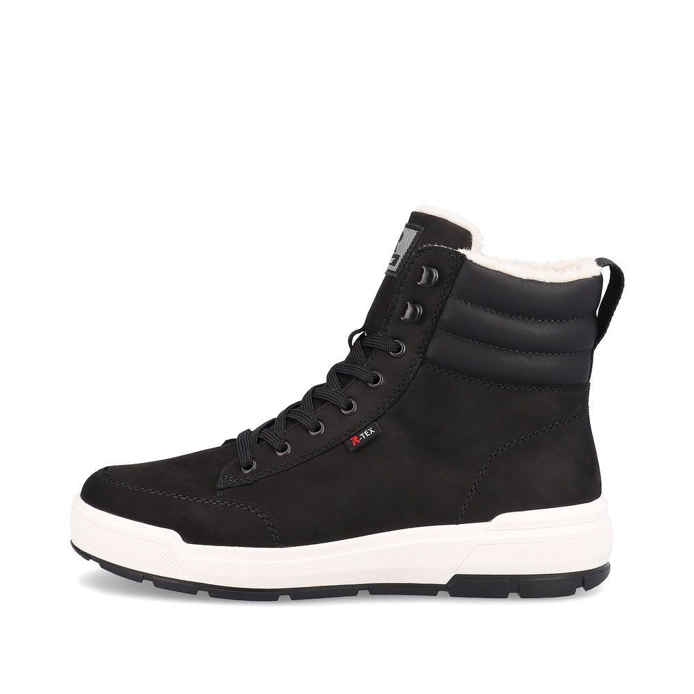 Black Rieker EVOLUTION men´s boots U0071-00 with lacing and zipper. The outside of the shoe