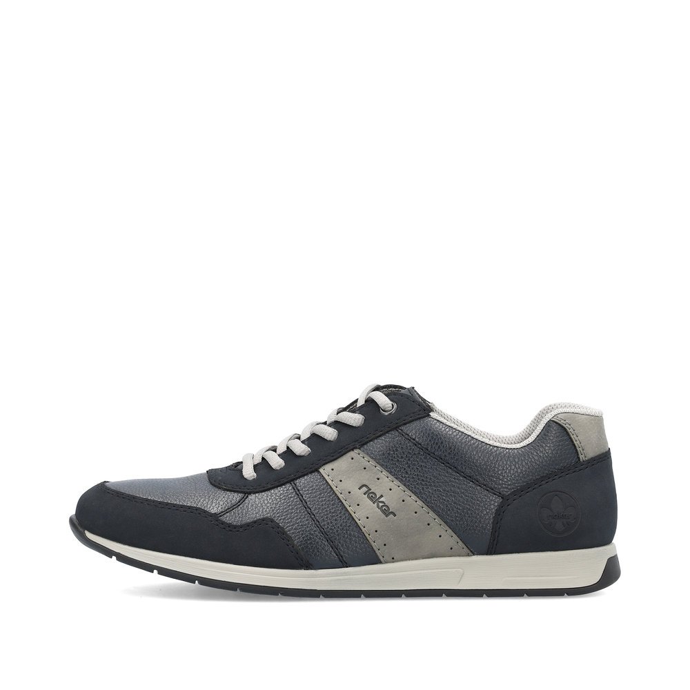 Blaue Rieker Herren Sneaker Low 11906-14 mit Schnürung sowie Komfortweite G 1/2. Schuh Außenseite.